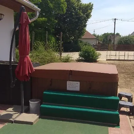 Nádas Panzió Vendégház *